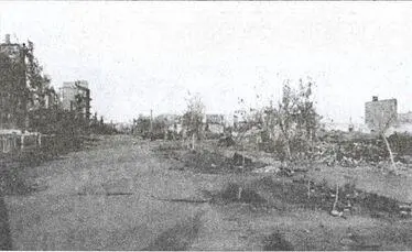 Перейдя пути двое подошли ближе к реке ненадолго задержавшись чтобы сделать - фото 157