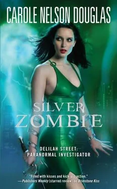 Carole Douglas Silver Zombie обложка книги