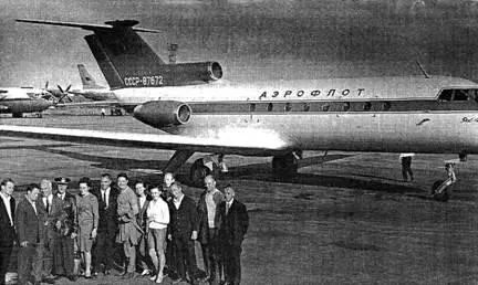 Як40 в Одессе во время технического рейса Среди пассажиров самолета - фото 58
