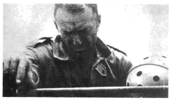 Подполковник Пинко на своей командной полугусеничной бронемашине после прорыва - фото 52