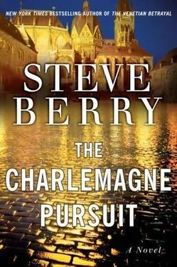 Steve Berry The Charlemagne Pursuit обложка книги