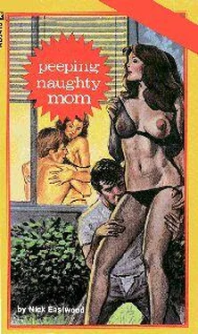 Nick Eastwood Peeping naughty mom обложка книги