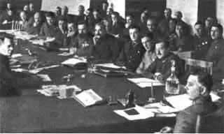 Совещание в Наркомате обороны 1936 г Тухачевский с бывшим командиром - фото 57