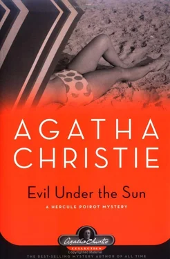 Agatha Christie Evil Under the Sun обложка книги