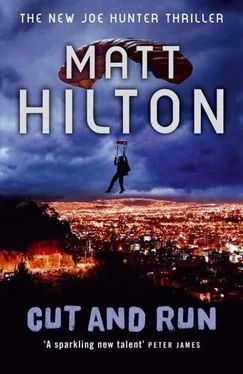 Matt Hilton Cut and run обложка книги