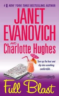 Janet Evanovich Full Blast обложка книги