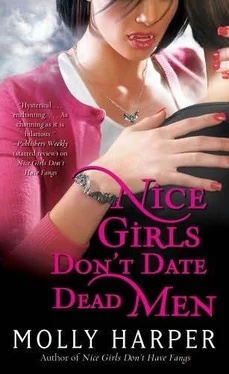 Молли Харпер Nice Girls Don't Date Dead Men обложка книги