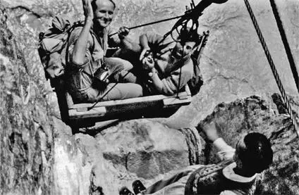 Alfred Tissières braves an airy traverse of the Gilgit River in northern - фото 29