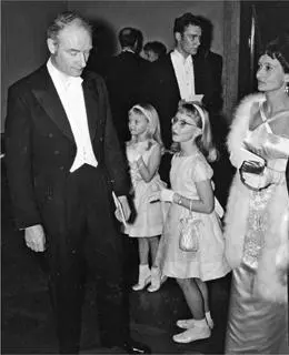 Francis and Odile Crick brought their own princesses to Stockholm The next - фото 41