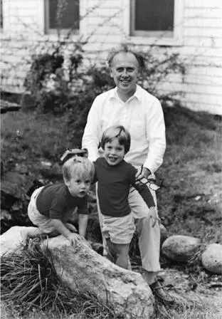 With Rufus right and Duncan in 1973 By then his welldirected intelligence - фото 67