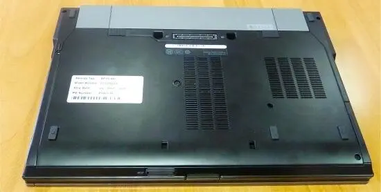 Корпус ноутбука изготовлен по технологии Dell TriMetal а поворотные шарниры - фото 12