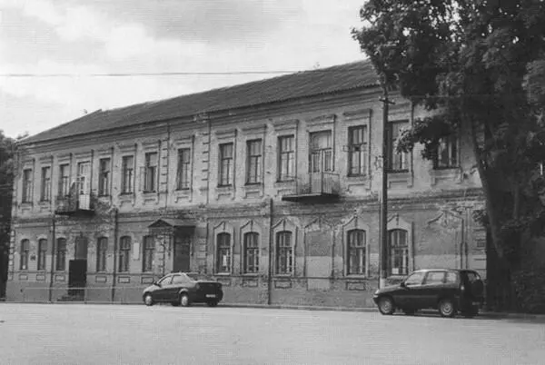 Здание бывшей Невельской единой трудовой школы Мраморная доска на здании - фото 8