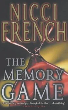 Nicci French The Memory Game обложка книги