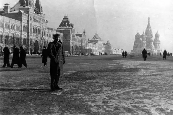 Thats Kalb statuelike on Red Square Whats not visible are the - фото 2