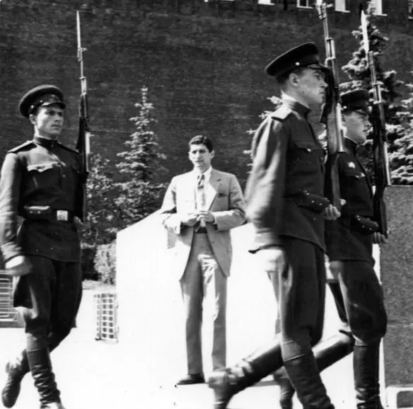 Changing of the Red Army guards near the LeninStalin Mausoleum on Red Square - фото 3