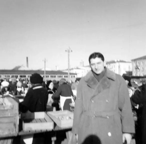 Moscows central marketplace where the author often went to talk to Russian - фото 7