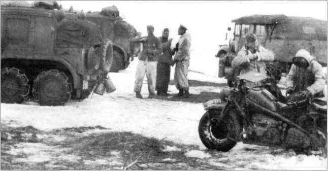 Командный пункт неустановленной панцердивизии Россия начало 1943 г На - фото 104