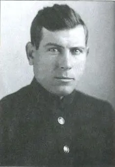 Капитан 3го ранга АД Ильичев Ялтинский порт 2 июля 1942 г Пленные с - фото 140