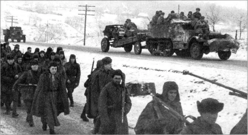 Бронетранспортер М2 буксирующий 122мм гаубицу образца 1938 г Западный - фото 54