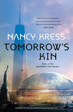 Нэнси Кресс Tomorrow's Kin обложка книги