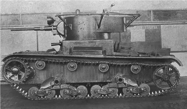 Общие виды радийного танка Т26 выпуска 1936 года со сварным корпусом и - фото 43