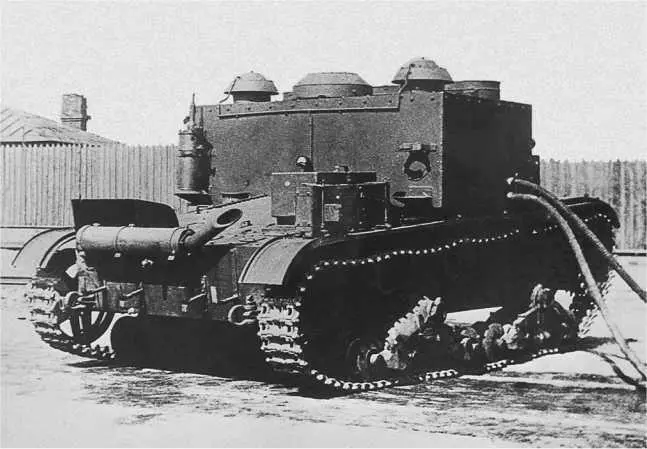Танкцистерна ТЦ26 во дворе завода имени Кирова Ленинград апрель 1935 года - фото 145