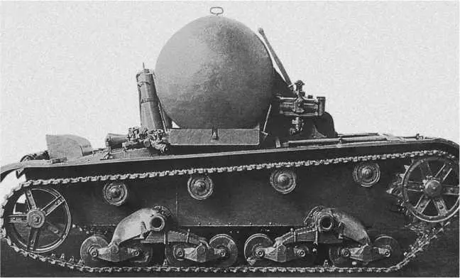 Танкцистерна ТР26Ц во дворе завода 185 имени Кирова Ленинград 1936 год - фото 148