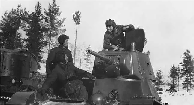 Экипаж танка Т26 выпуска 1939 года из состава 388го отдельного танкового - фото 168