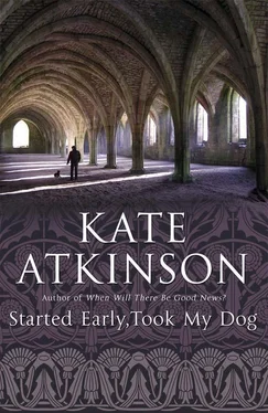 Kate Atkinson Started Early, Took My Dog обложка книги