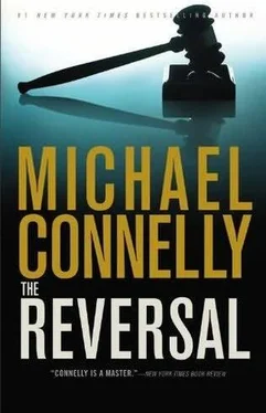 Michael Connelly The Reversal обложка книги