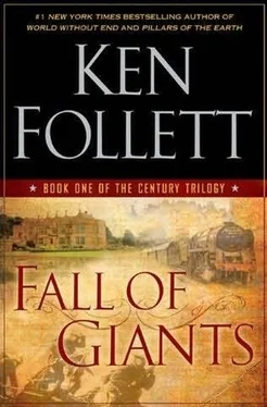 Ken Follett Fall of Giants обложка книги