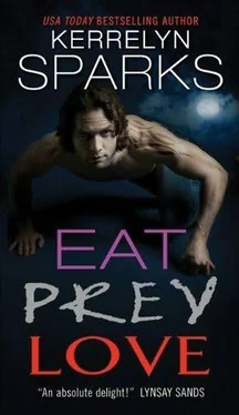 Kerrelyn Sparks Eat Prey Love обложка книги