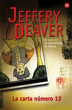 Jeffery Deaver La carta número 12 обложка книги