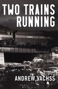 Andrew Vachss Two Trains Running обложка книги