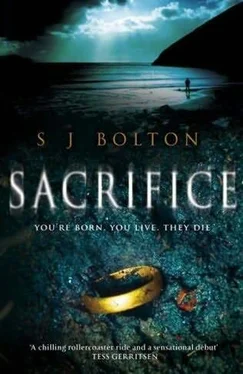 S Bolton Sacrifice обложка книги