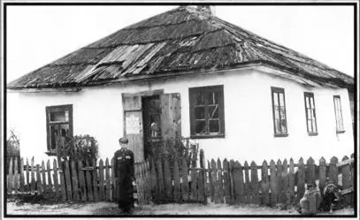 Дом З Жаботинского в местечке Александрия возле Ровно 1905 год К И - фото 19