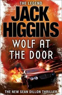 Jack Higgins The wolf at the door обложка книги