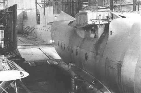 Постановка фюзеляжа Ан10 в гидробассейн для ресурсных испытаний 30 ноября - фото 14