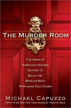 Michael Capuzzo The Murder Room: The Heirs of Sherlock Holmes Gather to Solve the World’s Most Perplexing Cold Cases обложка книги