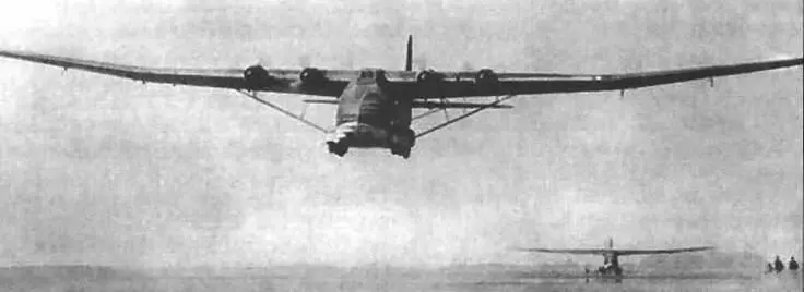 Прототип Me 323V1 оборудованный полноценным шасси На Me 323V1 сначала - фото 28