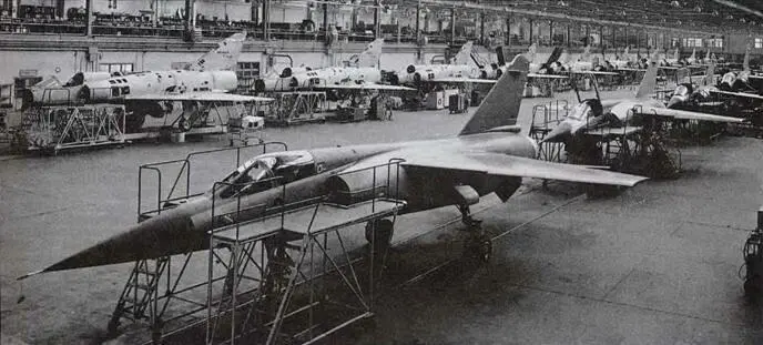 Серийное производство Mirage F1C было развернуто на авиазаводе концерна - фото 22