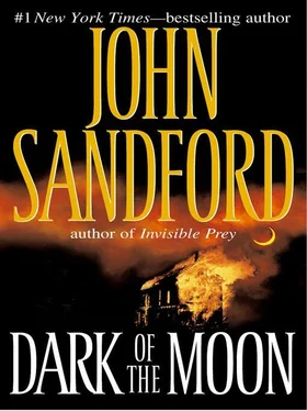 John Sandford Dark of the Moon обложка книги