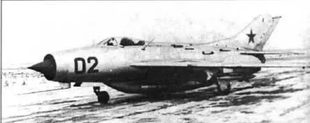 Экспериментальный истребитель СМ12ПМУ В середине 1955 г на одном из серийных - фото 20