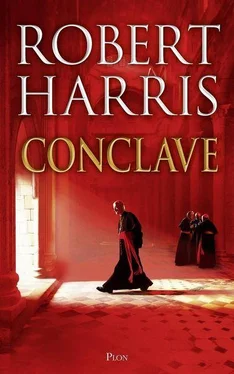 Robert Harris Conclave обложка книги