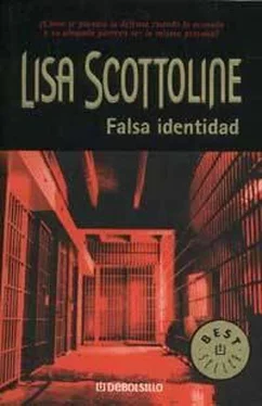Lisa Scottoline Falsa identidad обложка книги