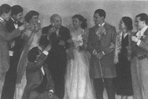 Ура Мы сдали водевиль С нами сам Алексей Николаевич Грибов 1958 год Он - фото 22
