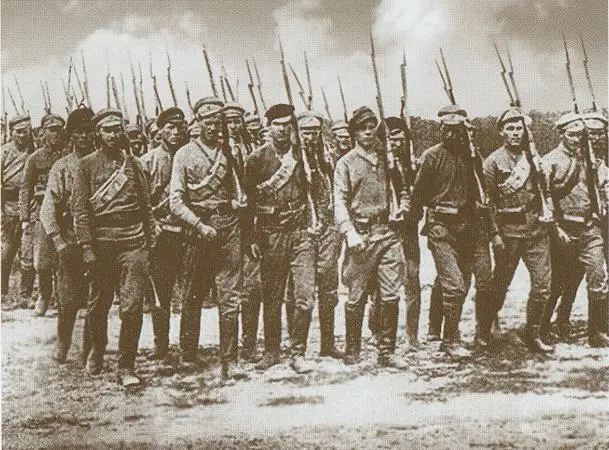 Русская пехотная часть на марше Галиция 19141915 гг Старший унтерофицер - фото 11