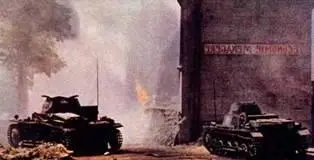 Справа В 1939 году немецкие танковые дивизии имели в своем составе по два - фото 28
