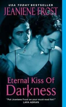 Jeaniene Frost Eternal Kiss of Darkness обложка книги