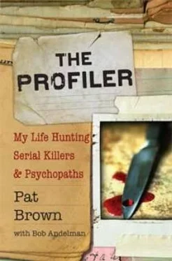 Pat Brown The Profiler: My Life Hunting Serial Killers & Psychopaths обложка книги